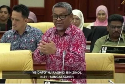 Rashidi Ketika membaca teks penggulungan Mohamad di DUN Pulau Pinang pada Khamis.
