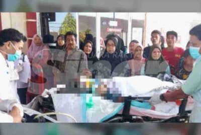 Kanak-kanak perempuan yang terpaksa memotong kaki kanan hingga paras paha akibat kemalangan semasa dalam perjalanan ke sekolah, Mas Siti Rosnani ketika dibawa ke HPUSM. 