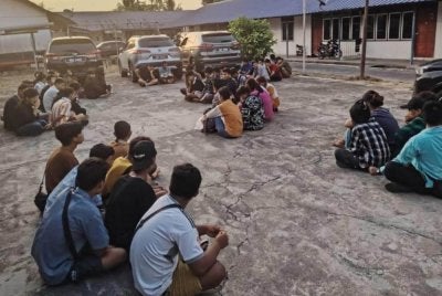 Sebahagian PATI yang ditahan kerana menyeludup masuk melalui Sungai Golok. - Foto : PGA
