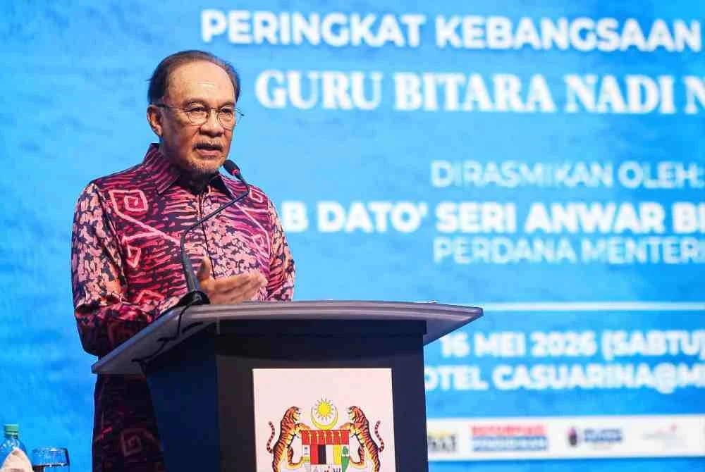 Perdana Menteri Datuk Seri Anwar Ibrahim berucap pada Sambutan Hari Guru Peringkat Kebangsaan Kali Ke-55 Tahun 2026 pada Sabtu. Foto Bernama. 