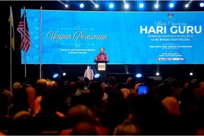  Anwar berucap pada Sambutan Hari Guru Peringkat Kebangsaan Kali Ke-55 Tahun 2026 pada Sabtu. Foto Bernama