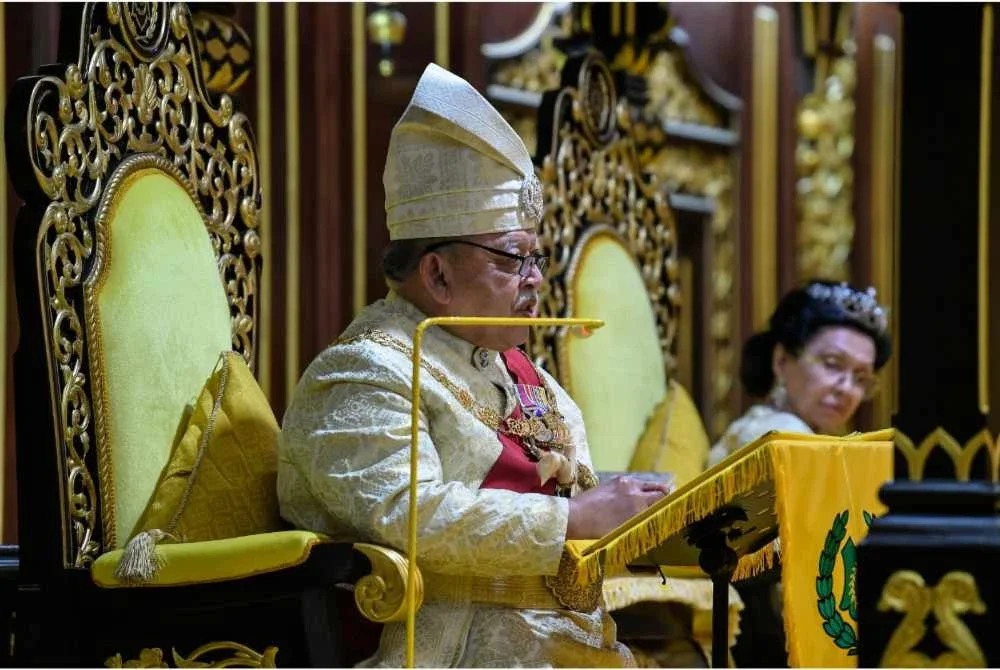 Tuanku Syed Sirajuddin Jamalullail bertitah pada Sambutan Ulang Tahun Keputeraan Ke-83 Raja Perlis di Istana Arau pada Ahad. - FOTO: Bernama