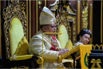 Tuanku Syed Sirajuddin Jamalullail bertitah pada Sambutan Ulang Tahun Keputeraan Ke-83 Raja Perlis di Istana Arau pada Ahad. - FOTO: Bernama 