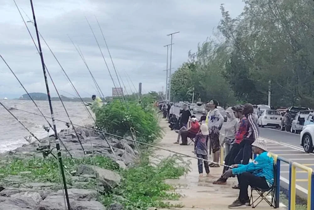 Lebih 200 peserta mengambil bahagian dalam pertandingan memancing GP Joran Perlis di Pantai Berembang.
