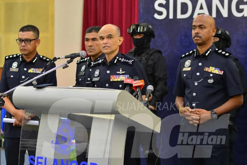 Shazeli pada sidang media di IPK Selangor, Isnin. Foto Sinar Harian - ASRIL ASWANDI SHUKOR
