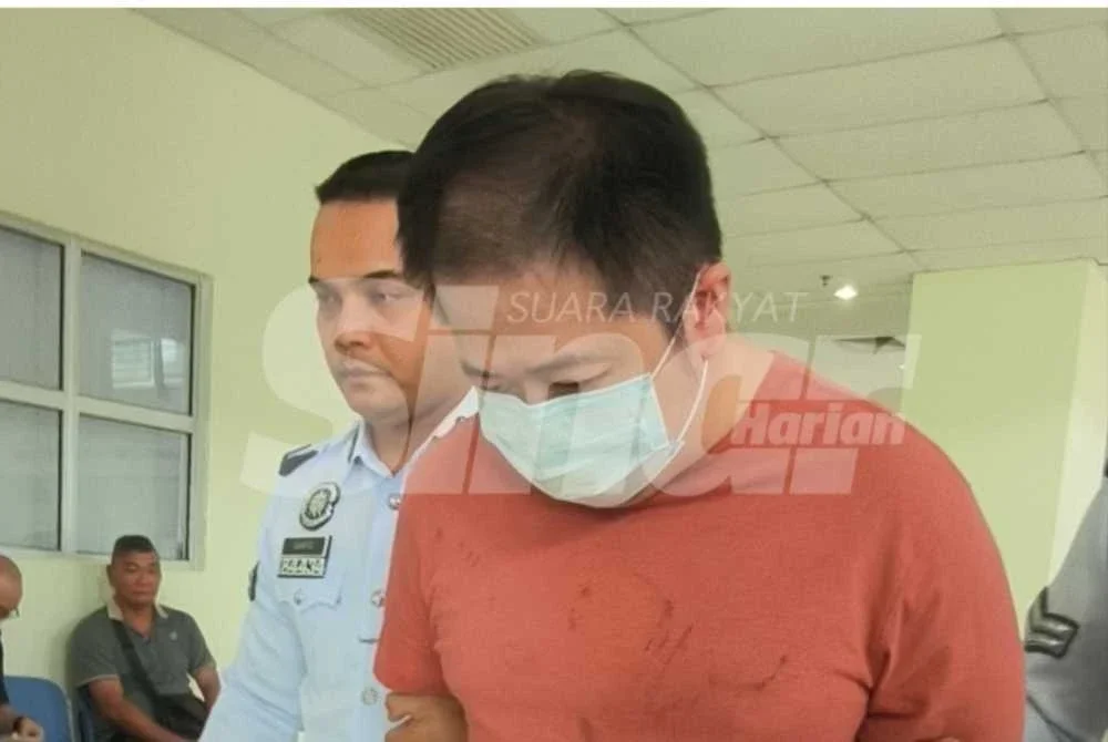 Low Kean Peng, 35 didakwa memandu kenderaan dengan kadar alkohol sebanyak 196 miligram (mg) dalam 100 mililiter (ml) kandungan darah, iaitu melebihi 146mg yang dibenarkan untuk memandu.