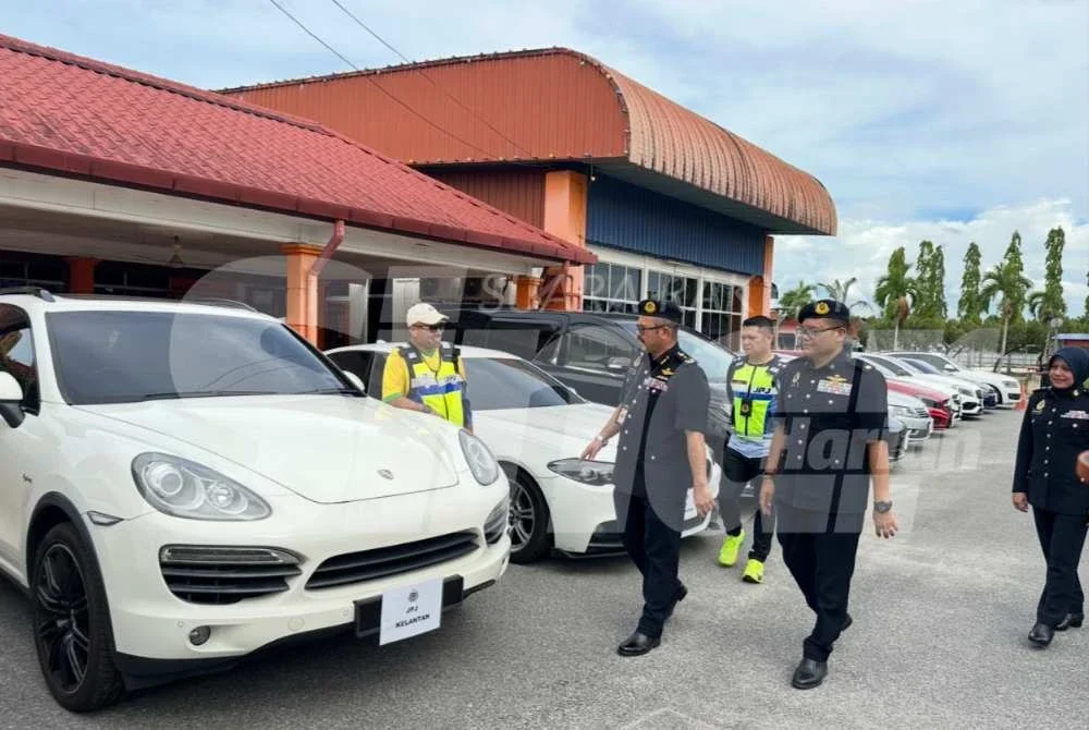 Porsche 911 GT3 antara kenderaan mewah yang disita. Foto: ADILA SHARINNI WAHID