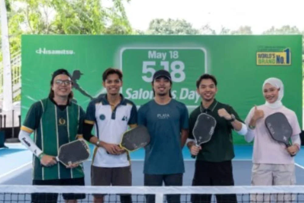 Pemain pickleball ceria sebelum aksi final berlangsung.
