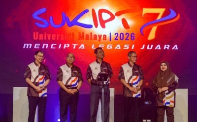 Mohd Nor Azman (tengah) merasmikan Majlis Pelancaran SUKIPT 2026 di Dewan Tunku Canselor UM hari ini. Foto: Bernama