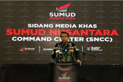 Dr Sani Araby bercakap pada sidang media khas mengenai perkembangan terkini Misi Global Sumud Flotilla 2026 di SNCC hari ini. - Bernama