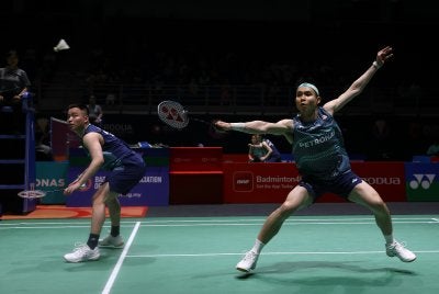 Aaron-Wooi Yik (kanan) ketika menentang Eng Keat Wesley- Kubo dalam Perodua Malaysia Masters 2026 di Unifi Arena Bukit Jalil hari ini. Foto: Bernama