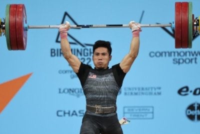 Aznil dipilih muka baharu RTG berdasarkan kedudukannya yang berada pada kedudukan keenam dunia bagi kategori bawah 65 kilogram.