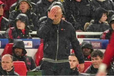 Prestasi yo-yo Liverpool musim ini meningkatkan tekanan terhadap Arne Slot. Foto: Agensi