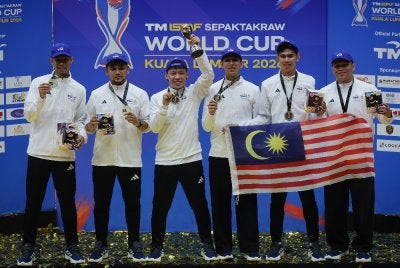 Skuad sepak takraw negara muncul juara acara kuadran selepas menewaskan India dalam perlawanan akhir Kejohanan Piala Dunia Sepak Takraw 2026 di Stadium Titiwangsa malam tadi. Foto: Bernama