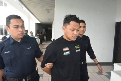 Tertuduh mengaku tidak bersalah terhadap pertuduhan dibacakan ke atasnya.