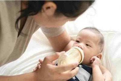 Jika kesabaran hanya senipis kulit bawang, mungkin lebih baik jangan berangan mahu jadi pengasuh kerana tugas itu bukan untuk mereka yang cepat naik angin apabila bayi mula meragam. Gambar hiasan 