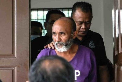 Seorang lelaki mengaku tidak bersalah di Mahkamah Majistret di sini pada Rabu atas 13 pertuduhan menggunakan nombor kad pengenalan orang lain untuk membeli petrol Budi Madani RON95 (BUDI95) di daerah ini. Foto Bernama