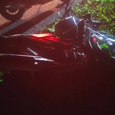 Akibat kemalangan itu, mangsa berusia lingkungan 20 tahun mengalami kecederaan parah di bahagian kepala dan disahkan meninggal dunia di lokasi kejadian.