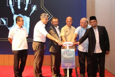 Gimik perasmian GEMA 2026 oleh Fairul Nizam (tiga dari kanan) bersama bersama Timbalan Ketua Pengarah MARA, Zahari Aziz.