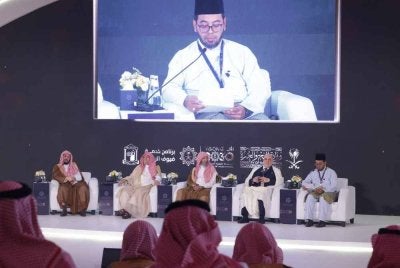 Dr Zulkifli berkongsi pengalaman sebagai panel speaker bersama menteri-menteri agama dan haji dari seluruh dunia.