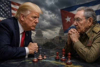 Castro (kanan) menjadi sasaran baharu pentadbiran Trump.