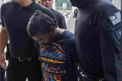 Penjaga sebuah rumah kebajikan, Retna Velu mengaku melakukan enam kes amang seksual fizikal, bukan fizikal dan persetubuhan luar tabii terhadap dua kanak-kanak lelaki berusia lapan dan 10 tahun, dihukum penjara 11 tahun dan lima sebatan.