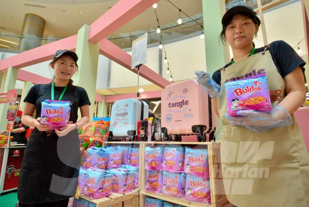 Antara produk yang dijual sempena pesta makanan Korea di 1Utama Petaling Jaya. Foto Sinar Harian - ASRIL ASWANDI MOHD SYUKUR