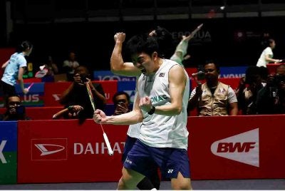Beregu lelaki negara, Arif Junaidi dan Yap Roy King layak ke peringkat separuh akhir selepas menewaskan gandingan dari Amerika Syarikat (AS) Chen Zhi Yi dan Presley Smith dengan 21-15,21-19 pada Kejohanan Perodua Malaysia Masters 2026 di Unifi Arena, Bukit Jalil pada Jumaat. Foto Bernama