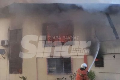 Seorang wanita warga emas ditemukan maut dalam kejadian kebakaran di Kampung Seri Tanjung Pengalat Kecil pada awal pagi Jumaat.