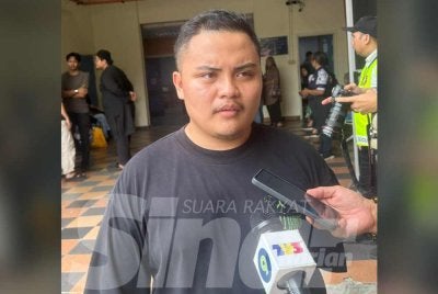 Muhammad Ammar ketika ditemui pemberita di pekarangan Unit Perubatan Forensik Hospital Selayang pada Jumaat.