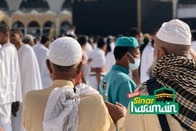 AMAT digalakkan bagi seorang anak untuk mendahulukan ibu bapa dalam menunaikan ibadah haji. Foto Canva