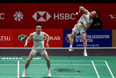 Gandingan Aaron-Wooi Yik akan bertemu rakan senegara, Goh Sze Fei-Nur Izzuddin Rumsani di separuh akhir Masters Malaysia esok. Foto Bernama