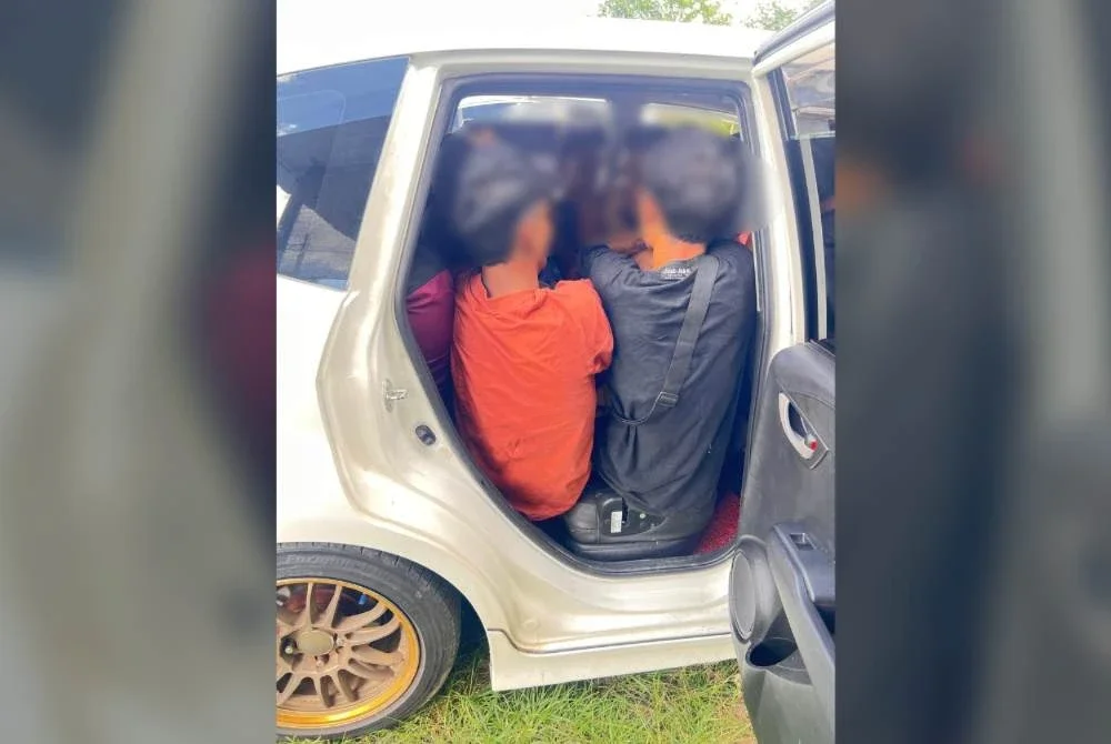 Hasil pemeriksaan terhadap sebuah Honda Jazz menemukan sembilan warga Myanmar tanpa dokumen pengenalan diri.