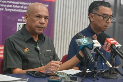 Armizan bercakap kepada pemberita ketika sidang akhbar di Kundasang, Ranau pada Sabtu. 