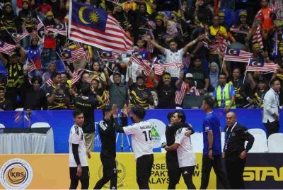 Skuad takraw negara akan berdepan musuh tradisi, Thailand dalam aksi final malam ini. Foto Bernama