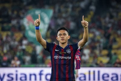 Arif Aiman meraikan jaringan gol buat JDT ketika menetang Kuching City dalam perlawanan akhir Piala Malaysia 2025/26 di Stadium Nasional Bukit Jalil malam tadi. Foto: Bernama