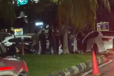 Tangkap layar video tular yang dikatakan berlaku kes tembakan di Nilai pada 