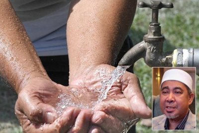 Izani (gambar kecil) berkata, AKSB turut diarahkan menempatkan tangki tambahan di kampung-kampung yang dikenal pasti mengalami gangguan air yang mendesak. Foto hiasan