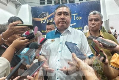 Anthony ketika ditemui pemberita selepas program minum petang meraikan 406 pelajar cemerlang SPM Parlimen Seremban pada Ahad.