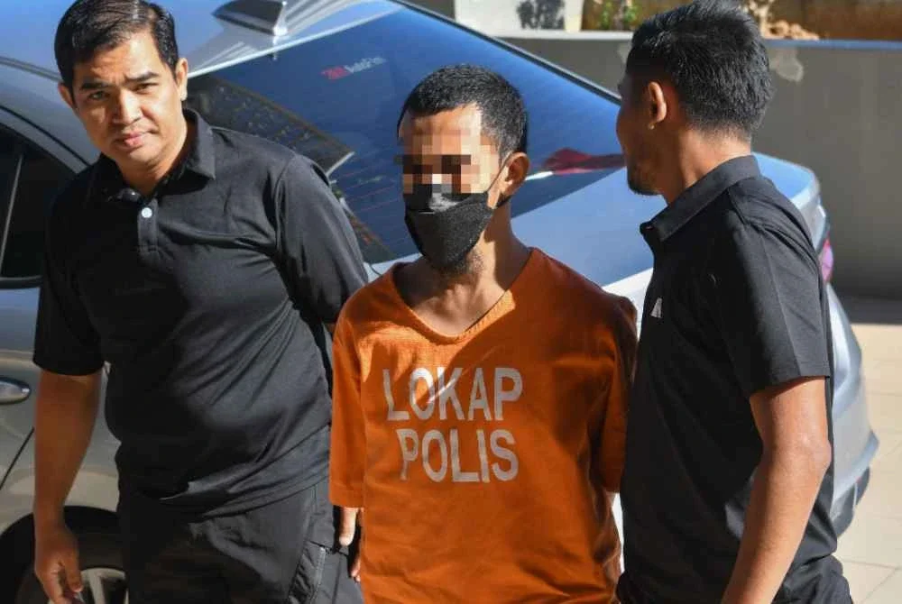 Seorang guru agama mengaku tidak bersalah di Mahkamah Majistret Pasir Mas atas empat pertuduhan melakukan amang seksual fizikal terhadap dua kanak-kanak lelaki dan menghasilkan gambar lucah. Foto Bernama