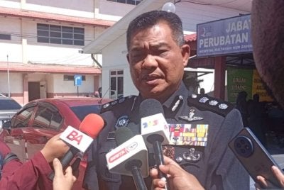 Azli turut memberi amaran keras kepada netizen agar menghentikan segera penyebaran pelbagai spekulasi dan dakwaan tidak sahih yang kini sedang tular meluas di media sosial.