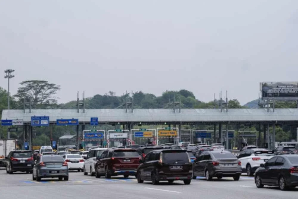 Jumlah trafik dijangka mencecah lebih 3 juta bermula 22 Mei lepas hingga 2 Jun di Lebuhraya KLK dan LPT1 berikutan sambutan Aidiladha dan cuti umum. Foto fail Bernama