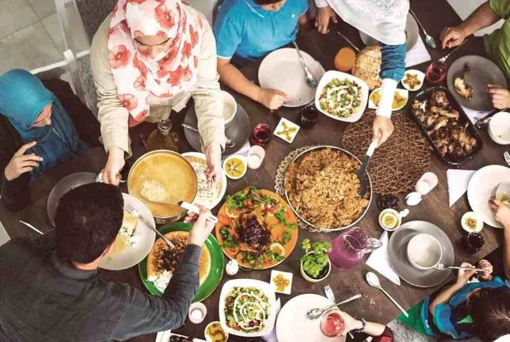 Tidak semua keluarga berkemampuan untuk menyediakan juadah enak sempena Aidiladha di tengah-tengah kenaikan kos sara hidup di kebanyakan negara.