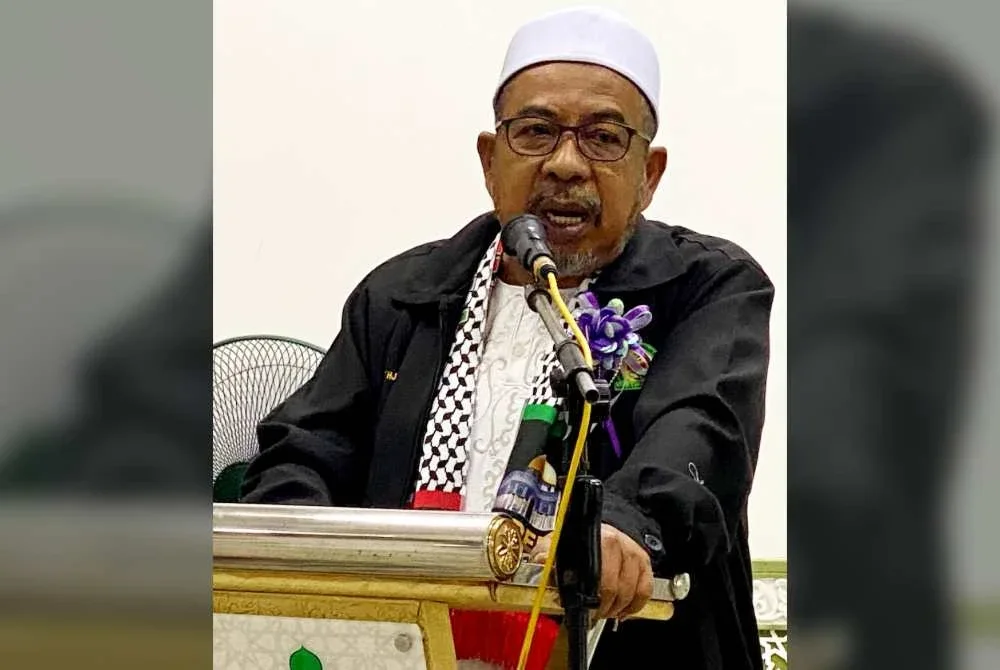 Adnan menyampaikan ucapan sempena program Arafah #QuranHour di Masjid An Nur Kubang Labu, Tumpat pada Selasa.