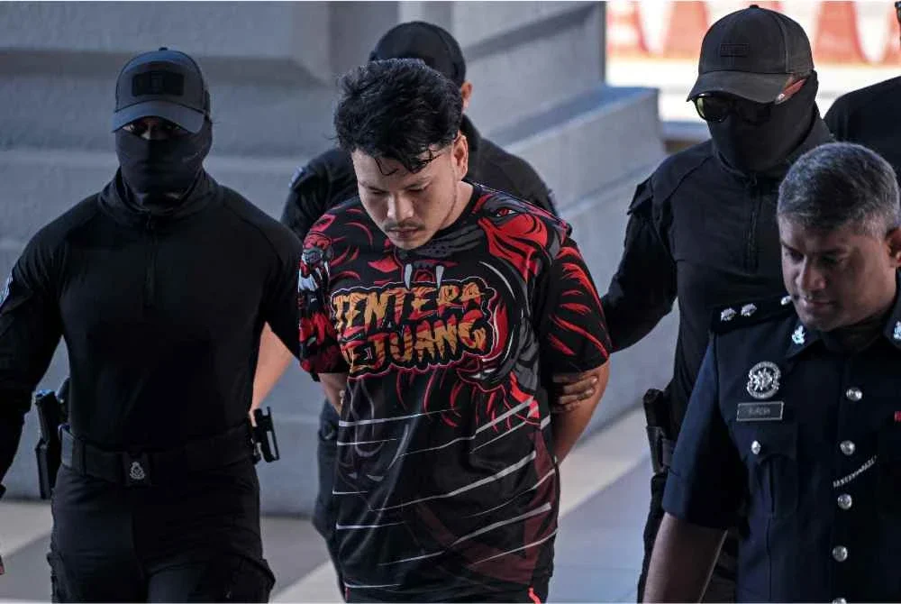 Pemandu peribadi Muhamad Rafiqzam Hafeq Mohd Rosly, 23, mengaku tidak bersalah di Mahkamah Majistret hari ini, atas pertuduhan menculik seorang kanak-kanak perempuan berusia 11 tahun, minggu lepas. Foto Bernama