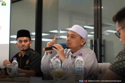 Ustaz Wadi Annuar.