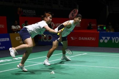Jimmy-Su Yin melakukan kejutan menumbangkan pasangan nombor satu dunia dari China. Foto Bernama
