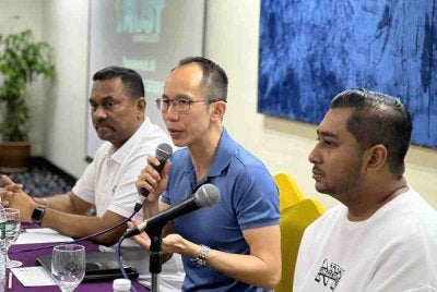 Nigel (tengah) ketika sesi sesi penglibatan kesedaran pertama berkaitan TRUST.