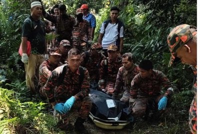 Mayat Nur Izzati ditemui di kawasan kebun iaitu kira-kira 500 meter dari lokasi terakhir dirinya dilihat. - Foto: BOMBA SELANGOR