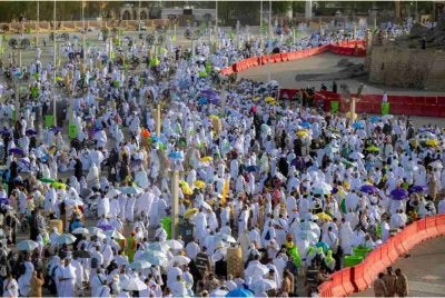 Jemaah haji dari seluruh dunia kini berada di Arafah bagi melaksanakan rukun haji kedua, iaitu wukuf di Arafah yang bermula selepas gelincir matahari pada 9 Zulhijjah, iaitu apabila masuk waktu Zohor, hingga seketika sebelum terbit fajar 10 Zulhijjah.